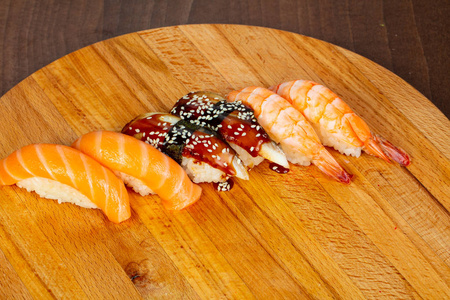 寿司配鲑鱼, 虾和鳗鱼