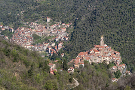 意大利 Imperia 省 Nervia 河谷 Pigna 和 Castelvittorio 古村落