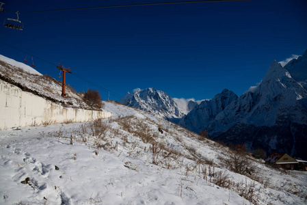 通往高加索山脉的奇妙旅程。Teberda