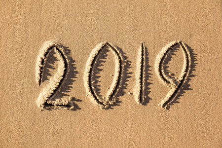 新的一年 2019 年写在沙子