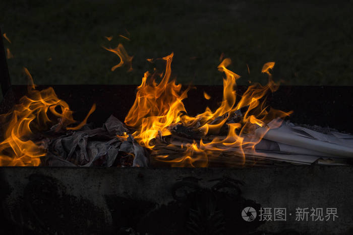 火精灵之舞.纸张点火