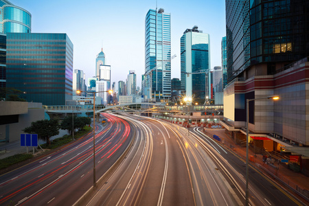 路光迹在香港街景建筑图片