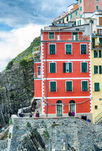 色彩缤纷的建筑物的奥马，五土地，意大利