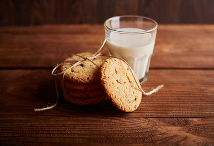 节日烘烤和牛奶图片