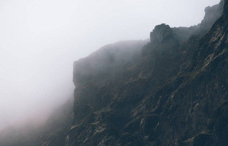 流浪探险家发现冰岛自然奇观图片