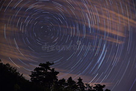 星光点点的夜空图片