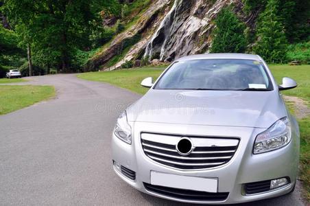 银色轿车图片大全