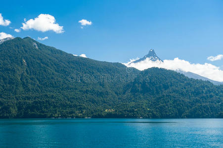 智利火山湖图片