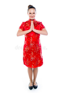 穿红色中式连衣裙的女人图片