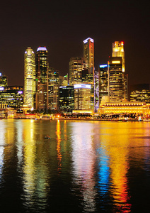 霓虹灯下的新加坡