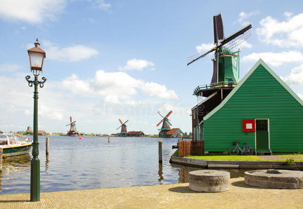 zaanse schans河上的荷兰风车
