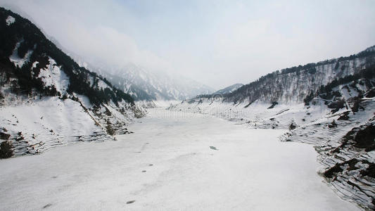 大山冬季的库罗贝高山