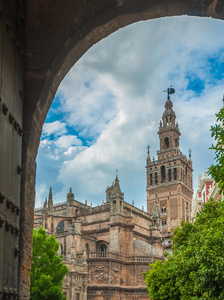 西班牙塞维利亚大教堂和吉拉尔达钟楼