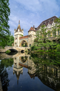 风景 颜色 欧洲 观光 房子 布达佩斯 反射 城市 建筑学