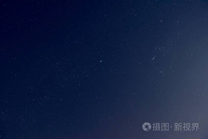 美丽的夜空有闪亮的星星照片-正版商用图片0rms39-摄图新视界