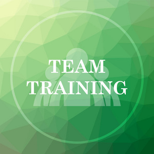 团队培训图标。在绿色低聚背景下的团队培训网站按钮