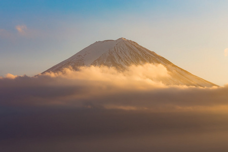 富士山附近向上顶视图，日本，自然风景背景