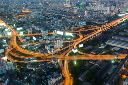 鸟瞰图，公路互换夜景