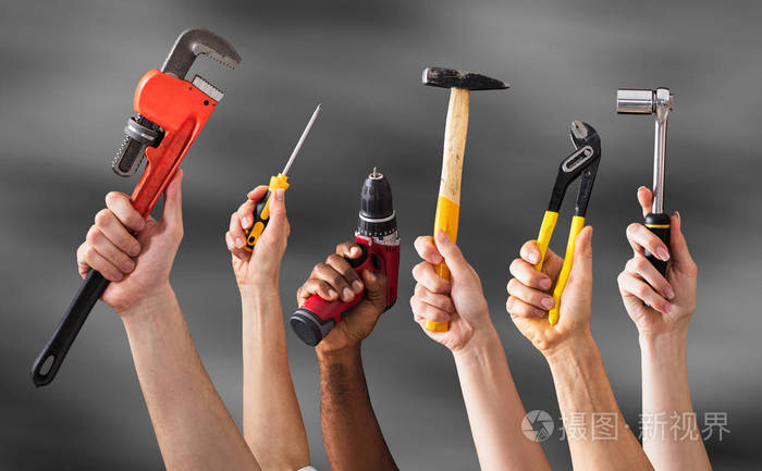 手拿工作工具