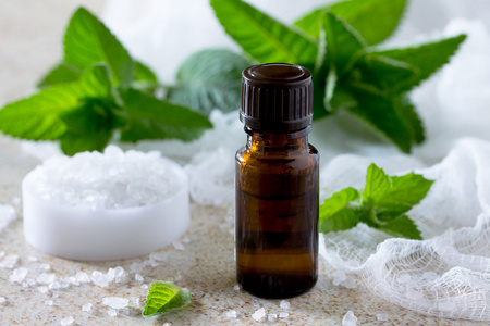 欧薄荷精油图片-欧薄荷精油素材-欧薄荷精油插画-摄图新视界