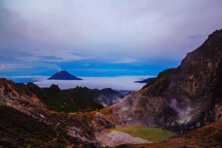 印尼西巴亚克山景