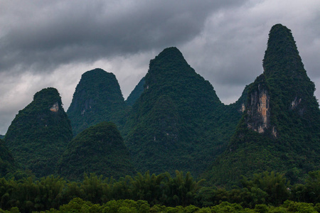 兴兴镇岩溶峰与漓江名河