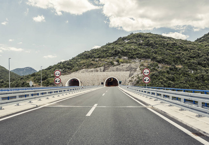 穿山隧道照片