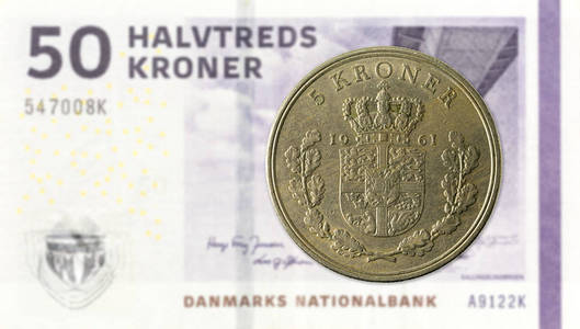5丹麦克朗硬币反对50丹麦克朗笔记