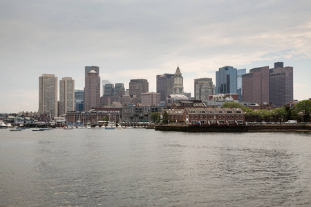 波士顿的天际线和从港口城市景观