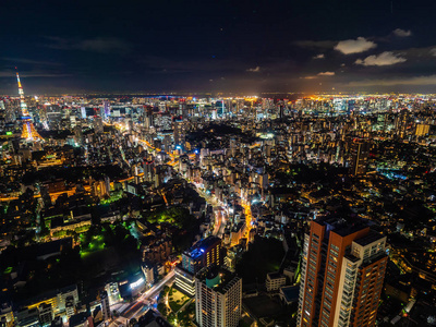 美丽的城市与建筑学和大厦在东京风景日本在晚上