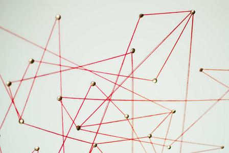 背景。网络概念 观念社会媒体互联网团队协作沟通抽象。图钉连接在一起由红色线。孤立。连接的实体