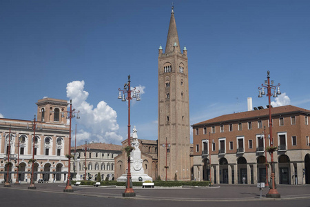 弗利 意大利 奥雷里奥菲广场与教会的圣善变