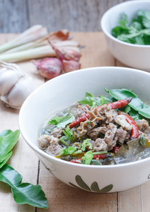 泰国东北食品油焖牛肉辣汤