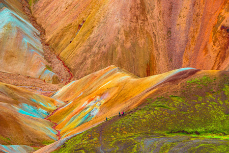 美丽多彩的山脉 Landmannalaugar 在冰岛