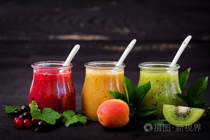 新鲜的健康果汁