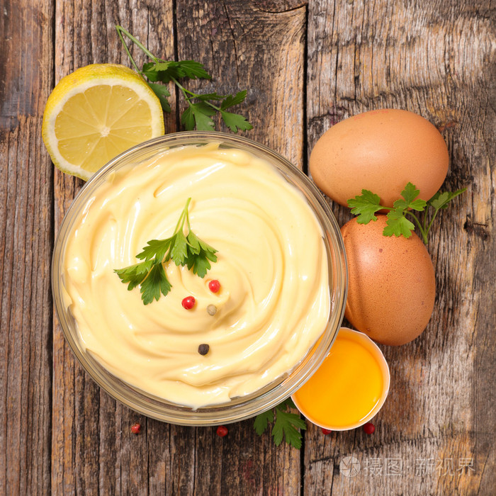 在碗里用配料自制蛋黄酱照片-正版商用图片0rrqsg-摄图新视界