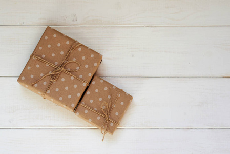 捆绑在一起的包裹或礼物.