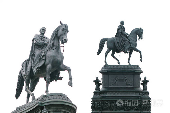 设置。德国德累斯顿国王的雕像在白色背景下被隔离。