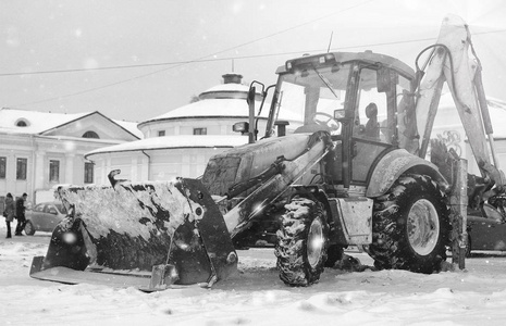 一桶户外街道城市雪机