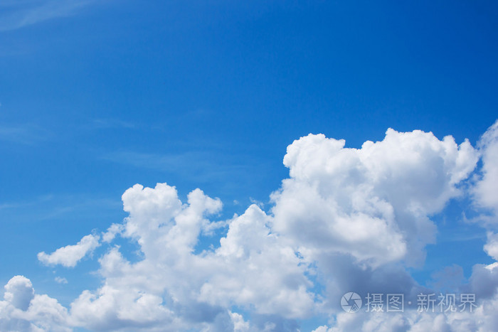 蓝色的天空和白色云背景照片 正版商用图片0rs9be 摄图新视界