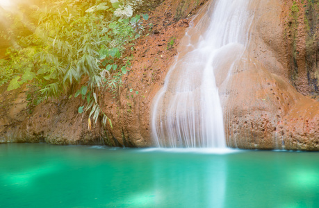 用水仅在泰国的富桑瀑布。36 至 35 度