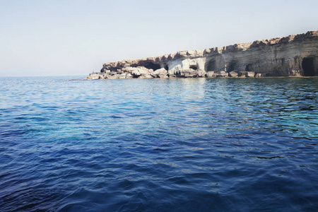 海洞穴的波斯特尔海角。阿依塞浦路斯