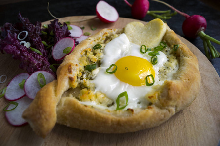 阿扎尔 khachapuri 蛋