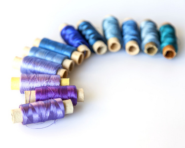 多彩色的丝线缝纫和刺绣