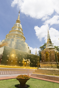 在佛教寺院大金塔