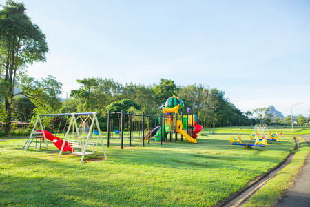 儿童游乐场公园照片