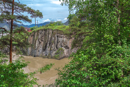 阿尔泰山河