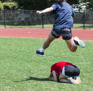 蛙跳图片-蛙跳素材-蛙跳插画-摄图新视界