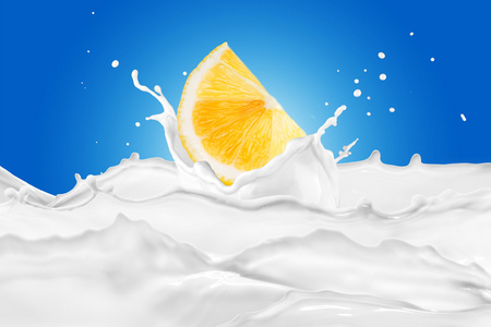 对牛奶飞溅的柠檬照片
