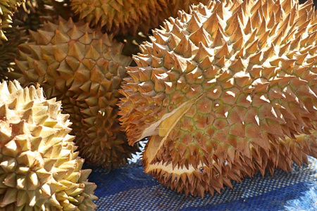 榴莲水果在街头美食图片